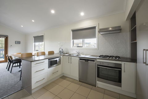The Retreat West Beach Parks - Accommodation Search 16