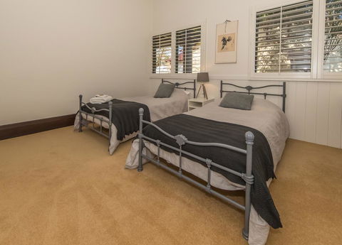 The Tudor House - Accommodation Search 14