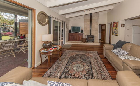 The Tudor House - Accommodation Search 6