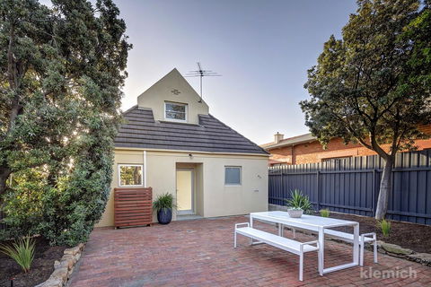The Beach House @ Grange - Accommodation Search 9