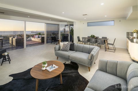 The Beach House @ Grange - Accommodation Search 4