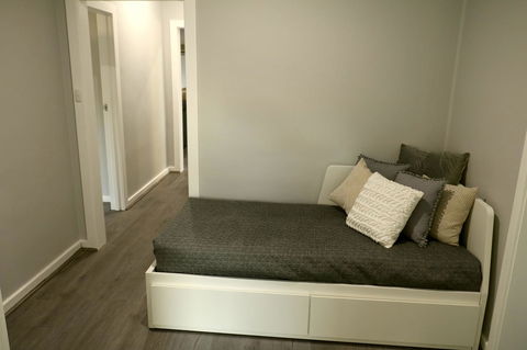 The Purple Door On Seaview - Accommodation Search 9