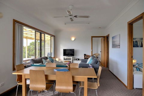 Emu Bay Holiday Homes - Accommodation Search 10
