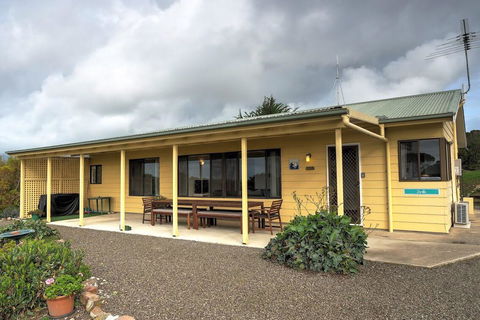 Emu Bay Holiday Homes - Accommodation Search 8