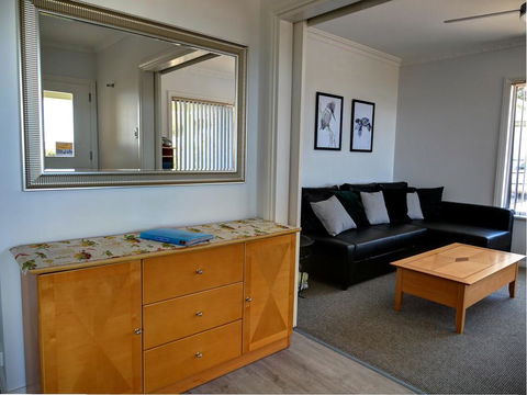 Emu Bay Holiday Homes - Accommodation Search 24