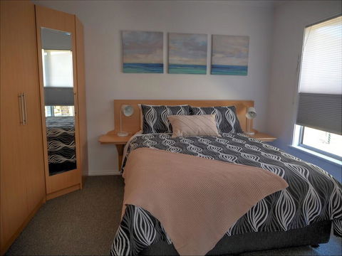 Emu Bay Holiday Homes - Accommodation Search 23