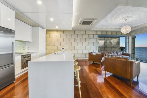 Aloha Waterfront Properties - Accommodation Search 22