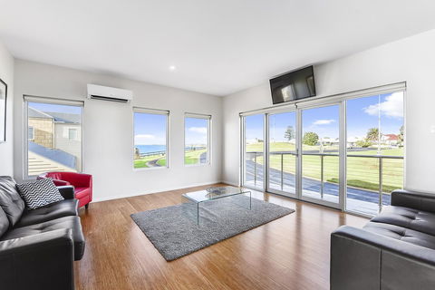 Aloha Waterfront Properties - Accommodation Search 30