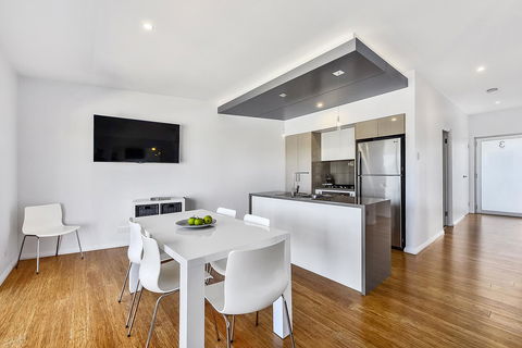 Aloha Waterfront Properties - Accommodation Search 16