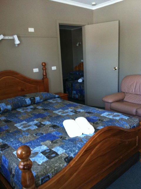 Ardeanal Motel - Accommodation Search 12