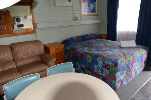 Ardeanal Motel - Accommodation Search 43