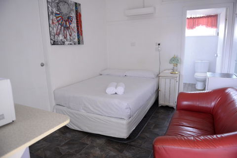 Ardeanal Motel - Accommodation Search 26