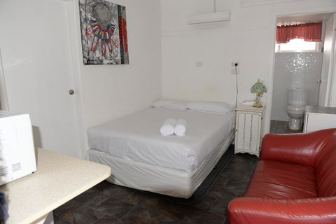 Ardeanal Motel - Accommodation Search 25