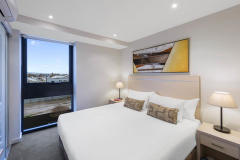 IStay Precinct Adelaide - Accommodation Search 1