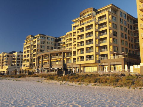 Oaks Glenelg Plaza Pier Suites - Accommodation Search 1
