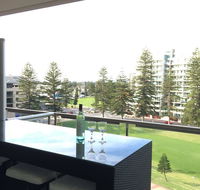 Beachside Luxury getaway in Glenelg - Accommodation Search