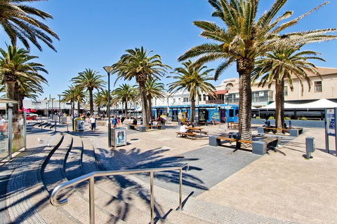 Glenelg Oasis Studios - Accommodation Search 14