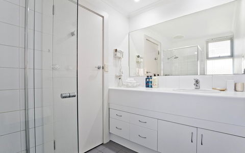 Glenelg Oasis Studios - Accommodation Search 12