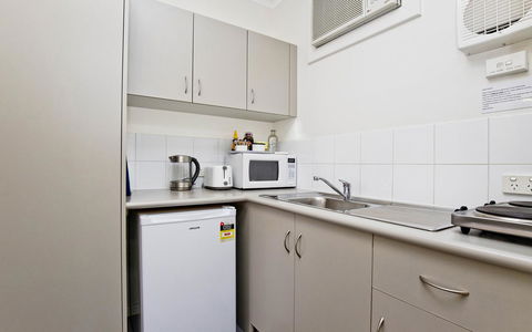 Glenelg Oasis Studios - Accommodation Search 10