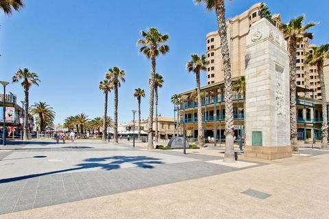 Glenelg Oasis Studios - Accommodation Search 16