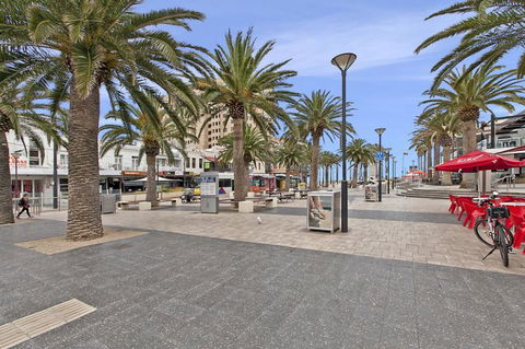 Glenelg Seaside Apartment - Accommodation Search 8