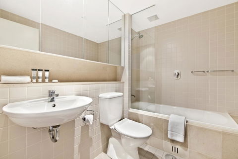 Glenelg Seaside Apartment - Accommodation Search 12