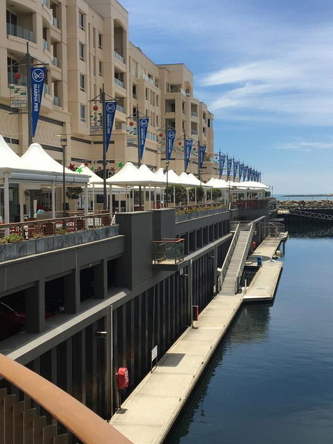 Glenelg Seaside Apartment - Accommodation Search 3