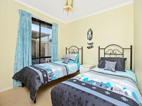 Lakeside - Encounter Bay - Accommodation Search 12