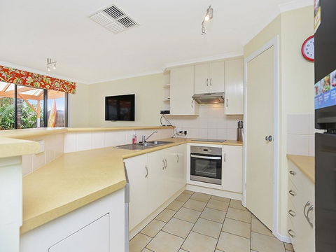 Lakeside - Encounter Bay - Accommodation Search 8