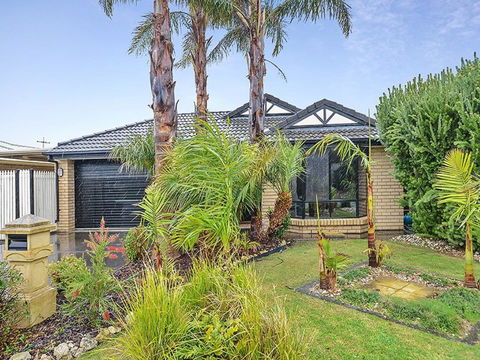 Lakeside - Encounter Bay - Accommodation Search 1