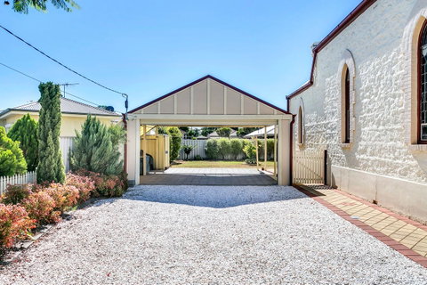 \'THE CHURCH\' Guest Home, Gawler Barossa Region - Accommodation Search 11