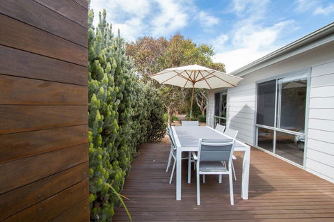 Coorong Waterfront Retreat - Accommodation Search 16