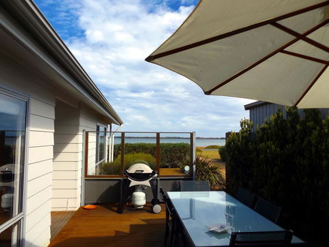 Coorong Waterfront Retreat - Accommodation Search 17