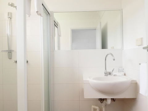 Arcadia Motel - Accommodation Search 9