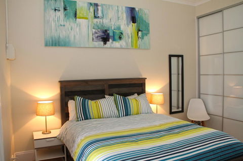 Smugglers Inn Studio Apartments - Accommodation Search 12
