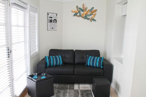 Smugglers Inn Studio Apartments - Accommodation Search 3