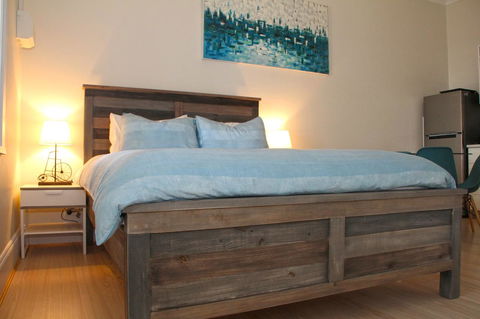 Smugglers Inn Studio Apartments - Accommodation Search 5