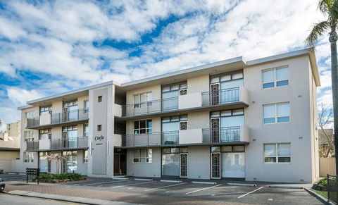 Glenelg Holiday Apartments - Corfu - Accommodation Search 0