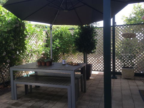 Wine And Roses Bed And Breakfast - Accommodation Search 3