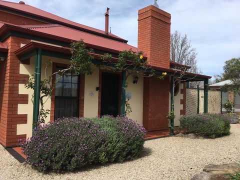 Wine And Roses Bed And Breakfast - Accommodation Search 14