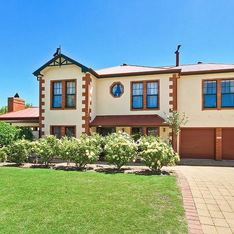Wine And Roses Bed And Breakfast - Accommodation Search 0