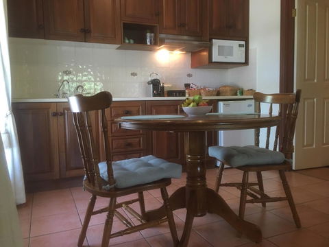 Wine And Roses Bed And Breakfast - Accommodation Search 2