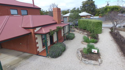 Wine And Roses Bed And Breakfast - Accommodation Search 13