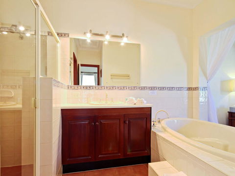 Wine And Roses Bed And Breakfast - Accommodation Search 18