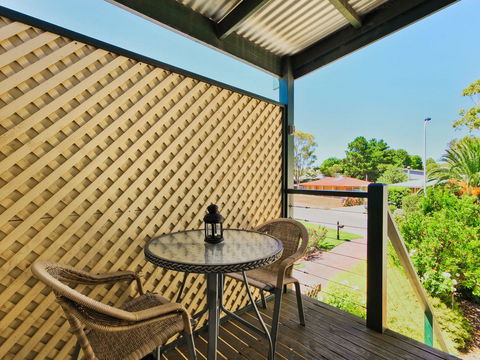 Wine And Roses Bed And Breakfast - Accommodation Search 12