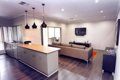 Casavino Luxury Villa - Accommodation Search 35