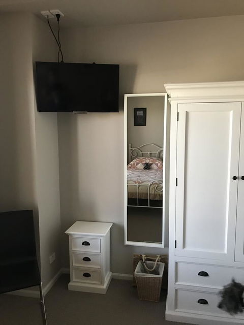 Rezare House Bed & Breakfast - Accommodation Search 10