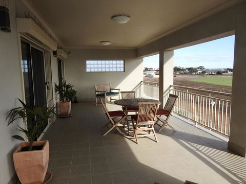 Rezare House Bed & Breakfast - Accommodation Search 18