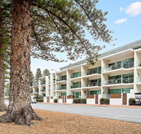 Breeze Beachfront Apartments - Accommodation Search