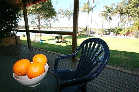 Lake Edge Apartments - Accommodation Search 16
